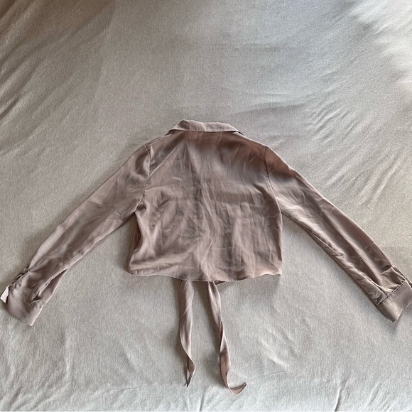 OAK & FORT Cropped Tie-Front Collared Blouse - Picture 7 of 10